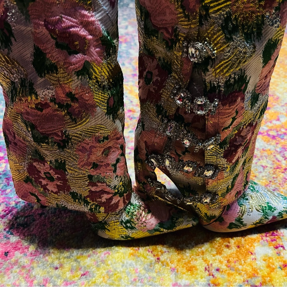New AZALEA WANG Tilley Floral Jacquard Pointed Toe Bootie - Picture 6 of 17